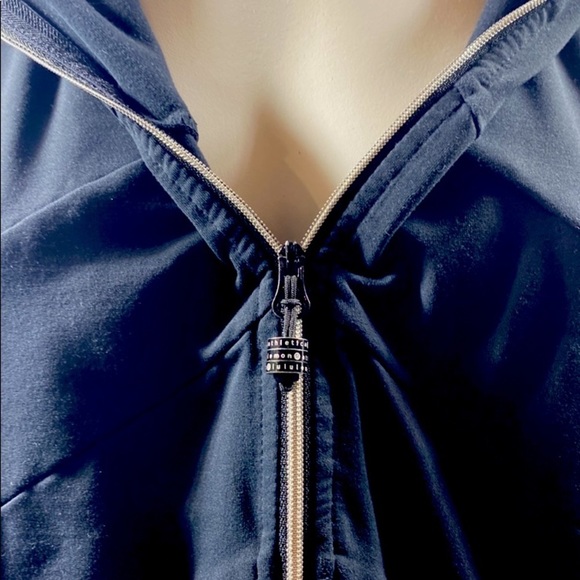 Lululemon athletica light coat / zippered hoodie in black - Picture 4 of 8